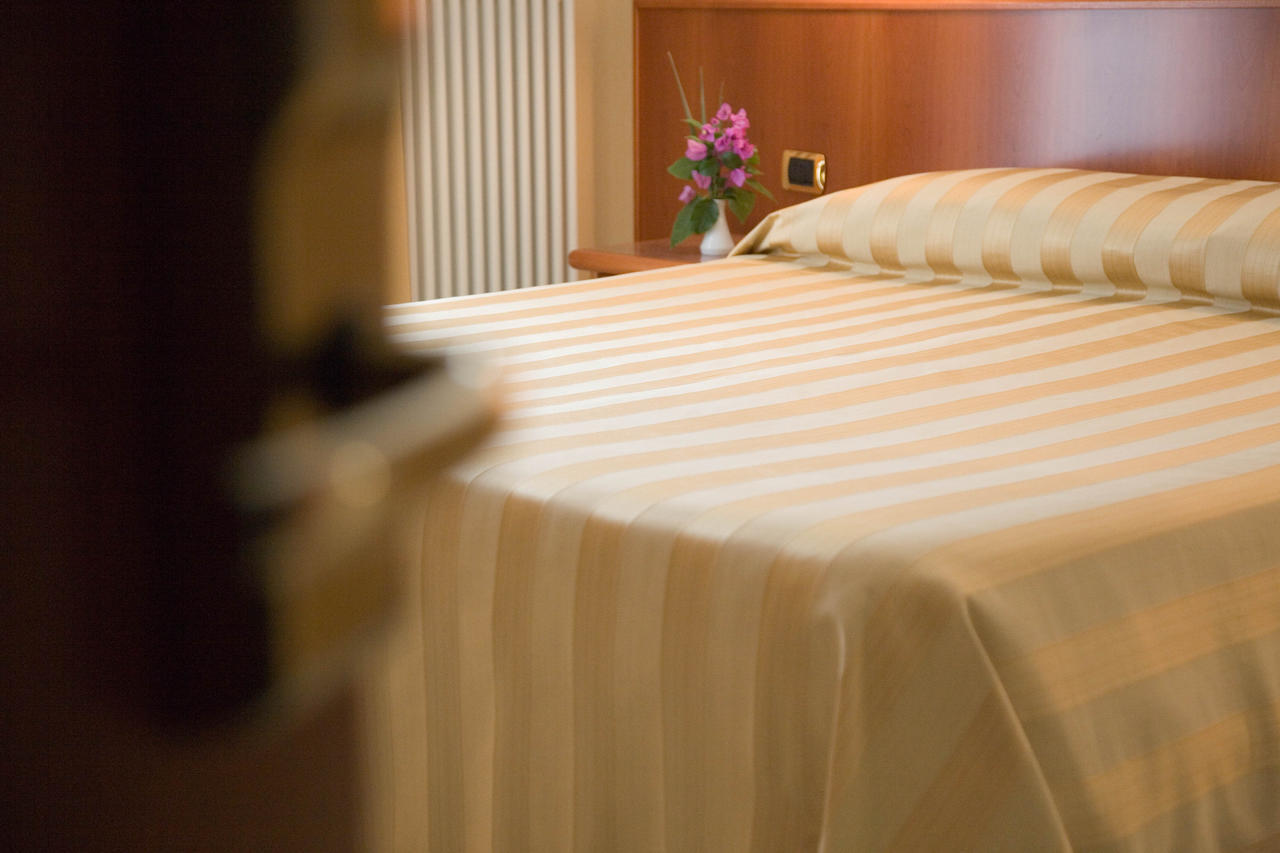 Hotel Il Caminetto Porto San Giorgio Kamer foto