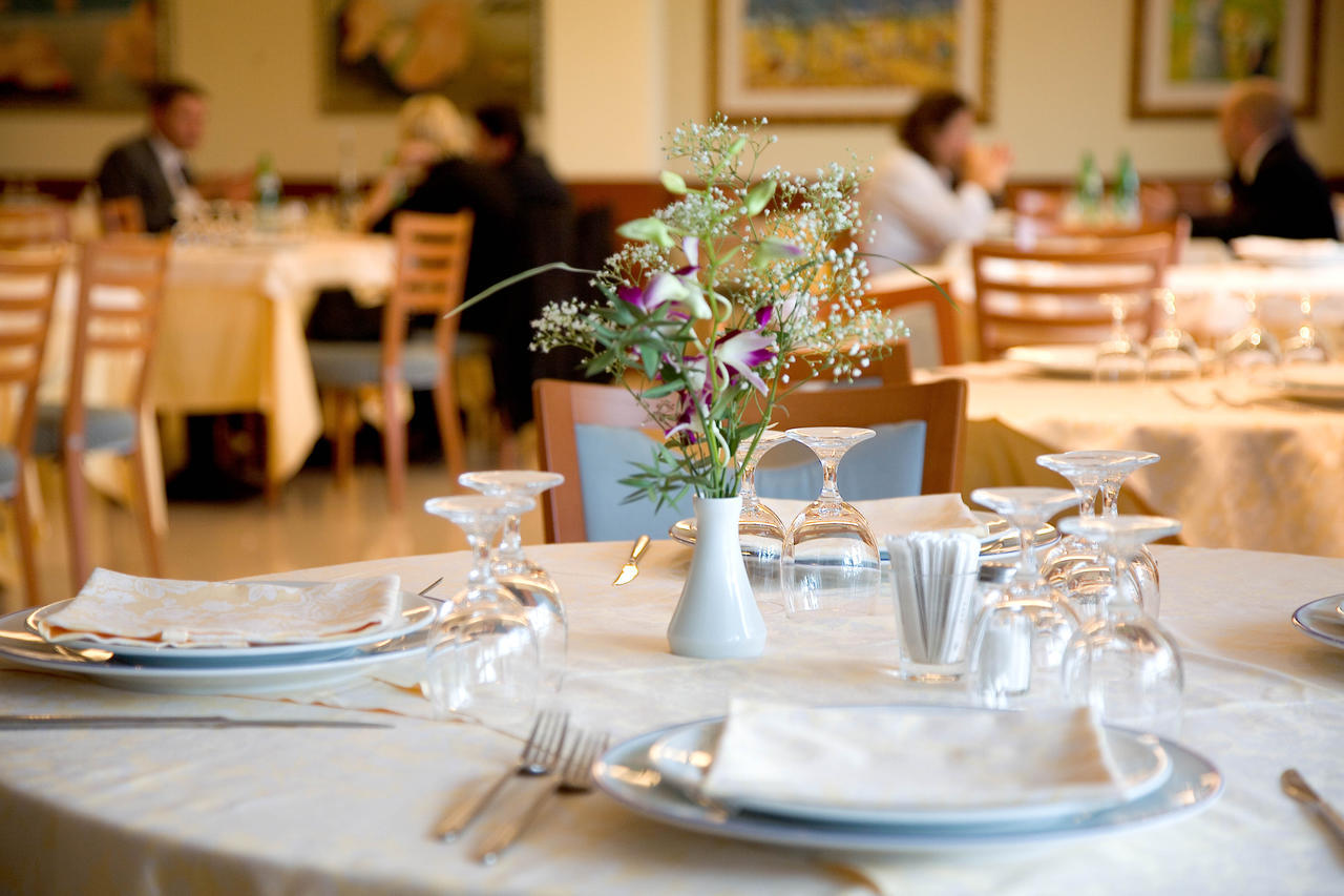 Hotel Il Caminetto Porto San Giorgio Buitenkant foto